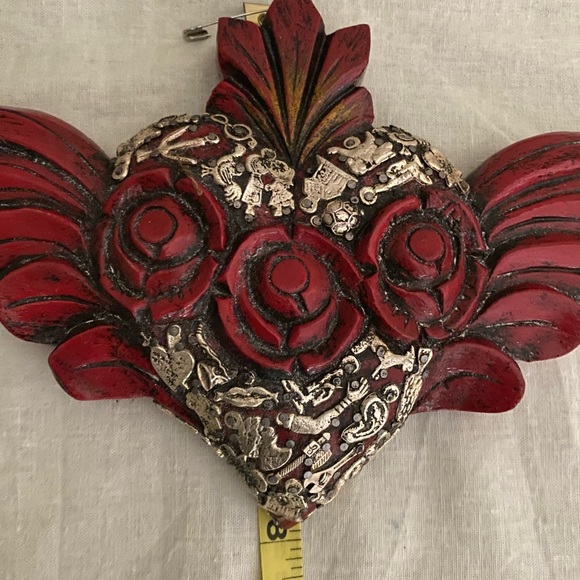 Mexican hand carved heart with little silver miracles charms - Picture 4 of 6
